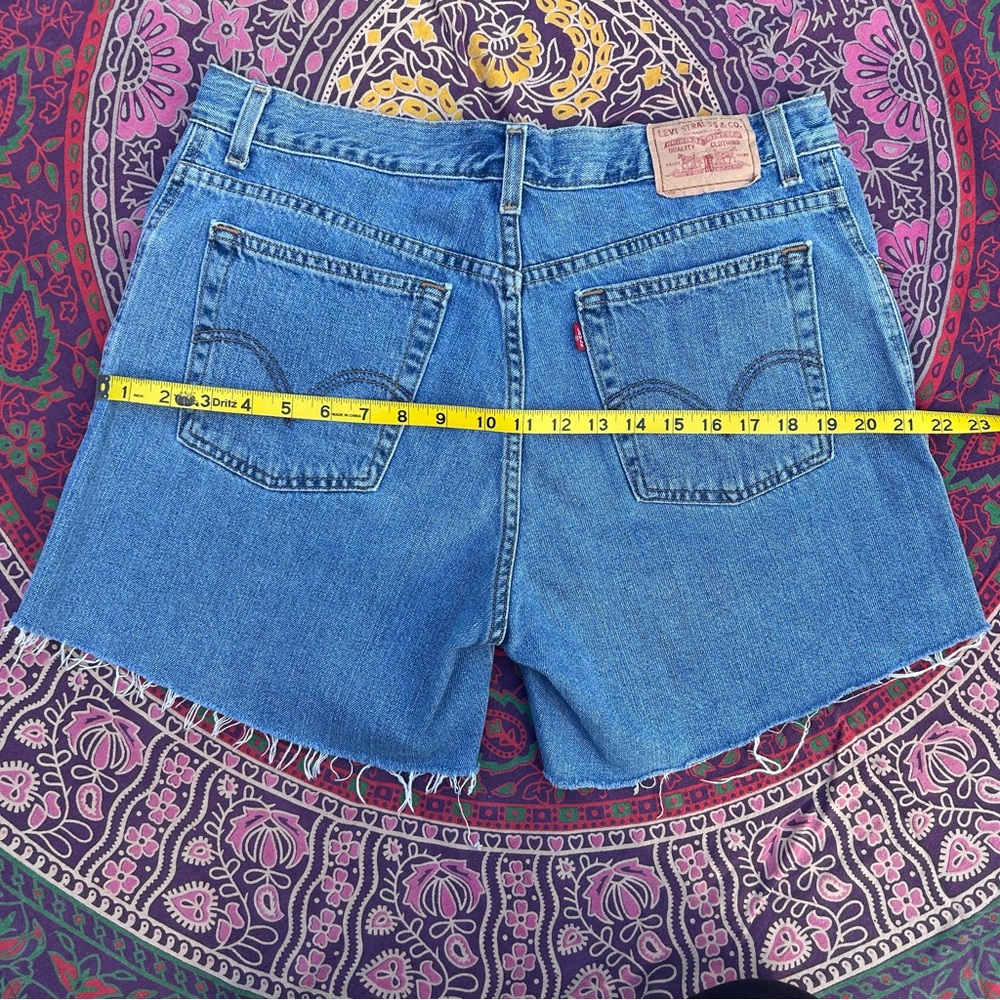 Levi's 550 Relaxed Shorts Blue High-Waist Cutoff Denim Jean Shorts | Size 14 - Picture 13 of 13